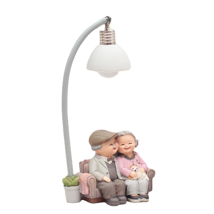 Love is accompanied by a leisurely old man, old lady, night light, creative decorations ornaments
