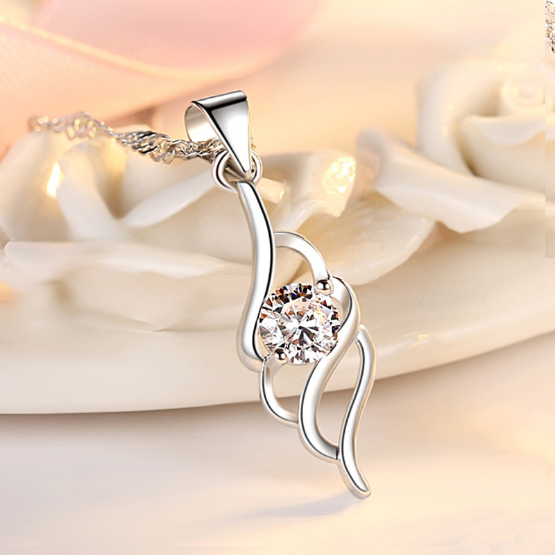 925 Sterling Silver Women's Fashion Jewelry Crystal Zircon Hollow Heart Pendant Necklace