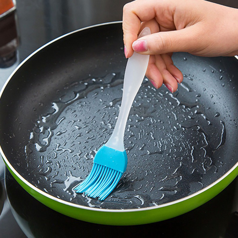 Silicone brush for pastries  kitchen accessories, utensils for baking pasta cakes creams and others