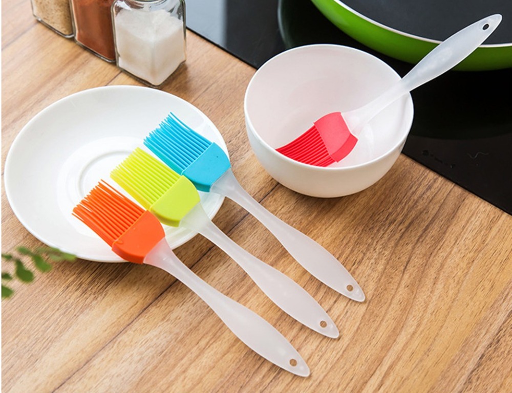 Silicone brush for pastries  kitchen accessories, utensils for baking pasta cakes creams and others