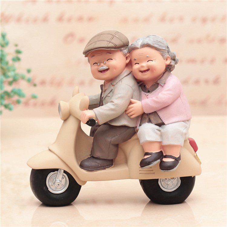 Love is accompanied by a leisurely old man, old lady,  creative decorations ornaments