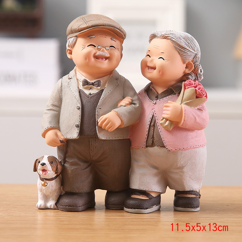 Love is accompanied by a leisurely old man, old lady, night light, creative decorations ornaments