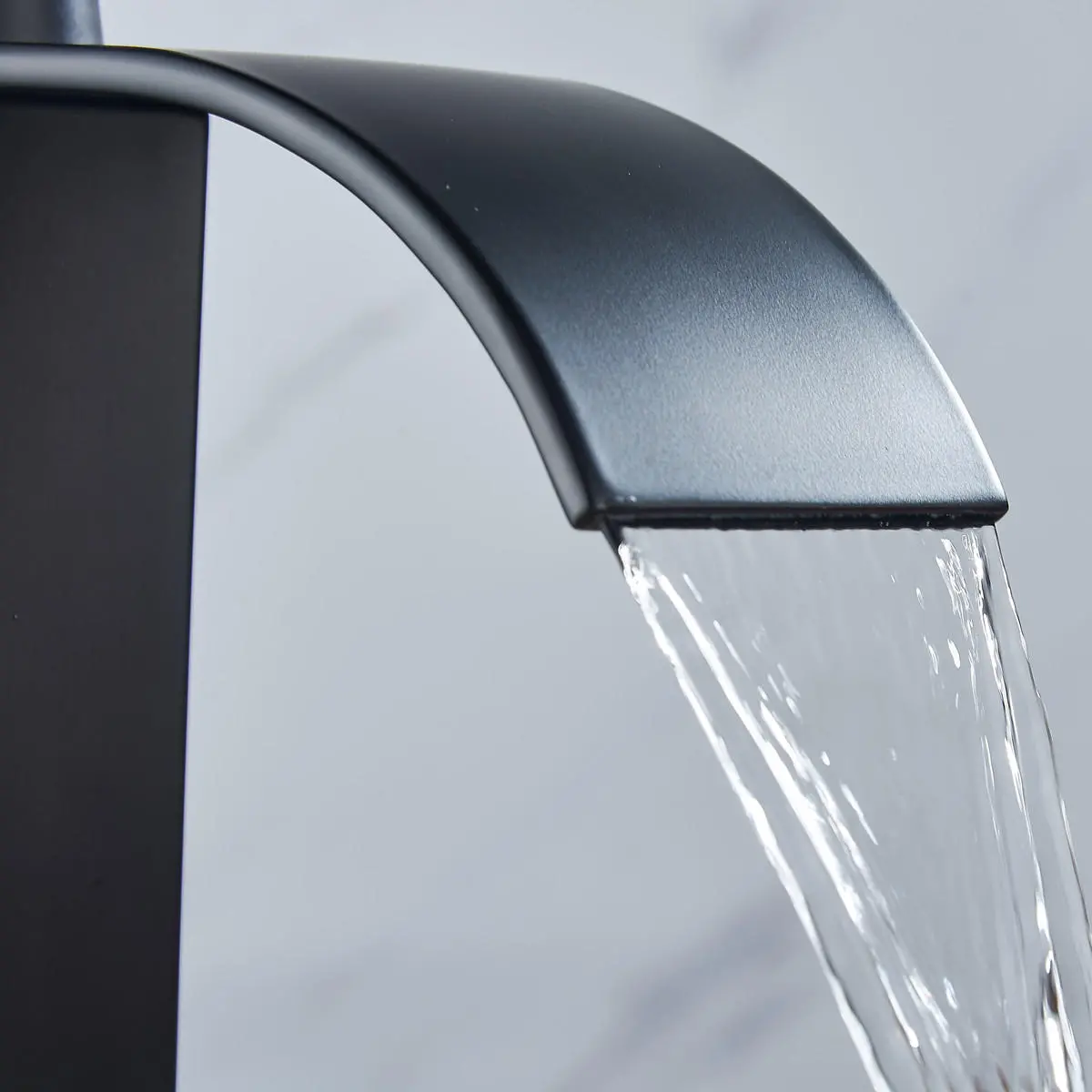 Black  Modern Bathroom Basin Faucet Bathroom Spout Faucet Hot & Cold Water Mixer Tap Single Handle