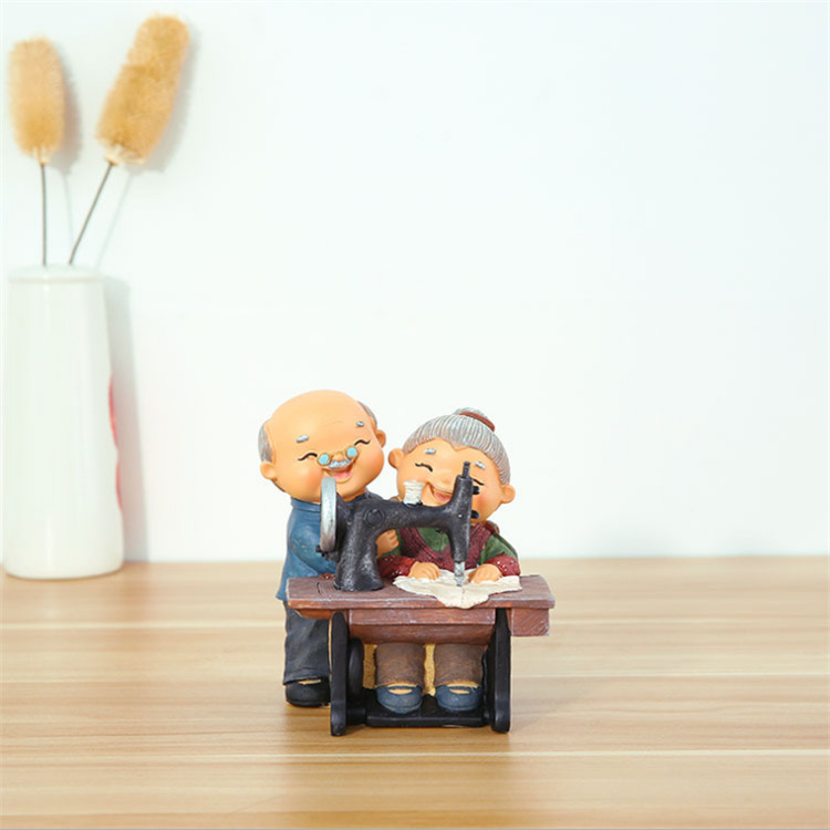 Creative old lady decorations wedding anniversary Christmas birthday resin decorations ornaments