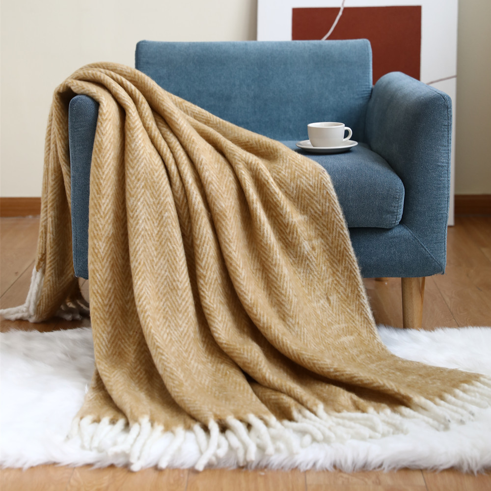 Sofa blanket blanket lunch break air conditioning blanket set towel TV blanket plush blanket summer