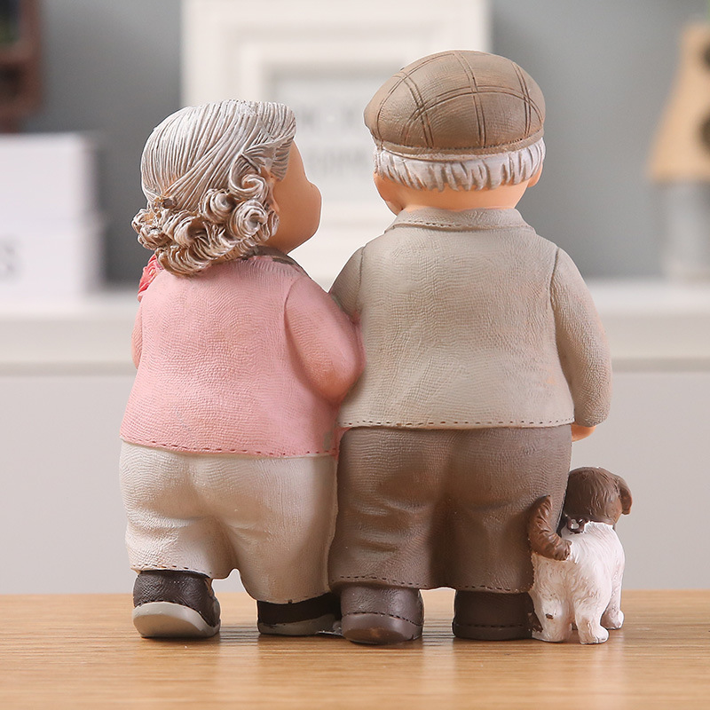 Love is accompanied by a leisurely old man, old lady, night light, creative decorations ornaments
