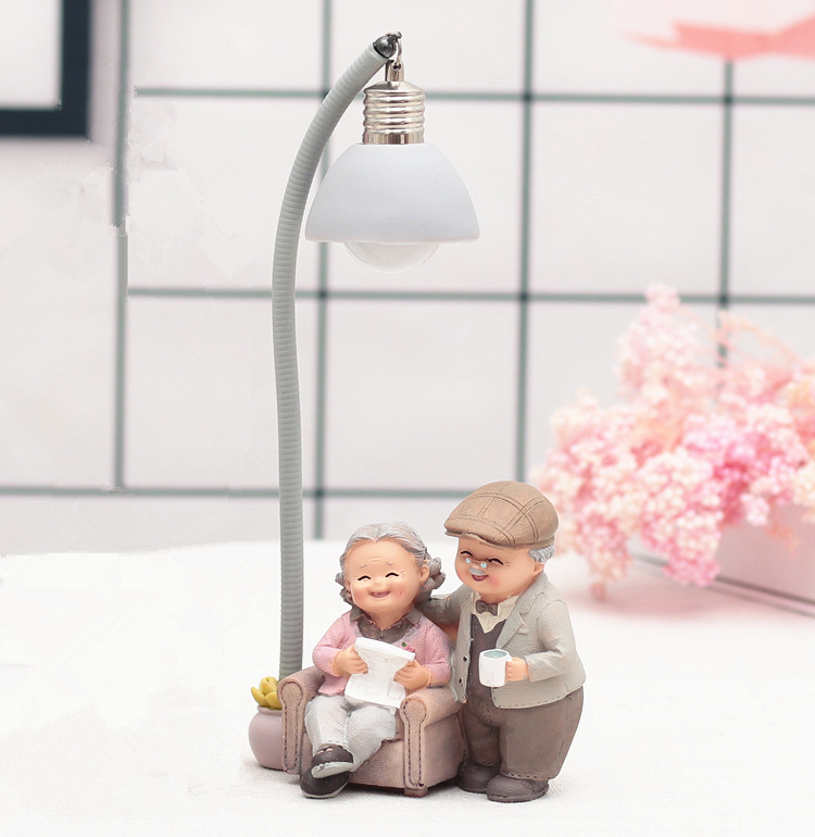 Love is accompanied by a leisurely old man, old lady, night light, creative decorations ornaments