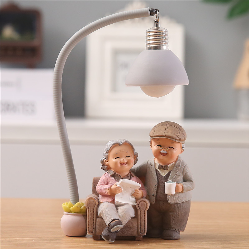 Love is accompanied by a leisurely old man, old lady, night light, creative decorations ornaments
