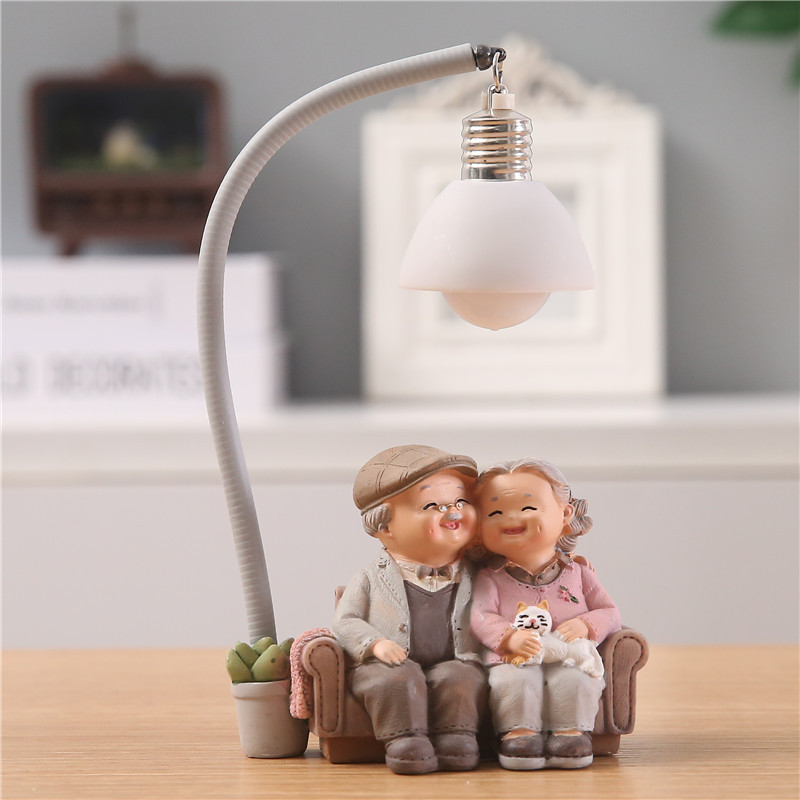 Love is accompanied by a leisurely old man, old lady, night light, creative decorations ornaments