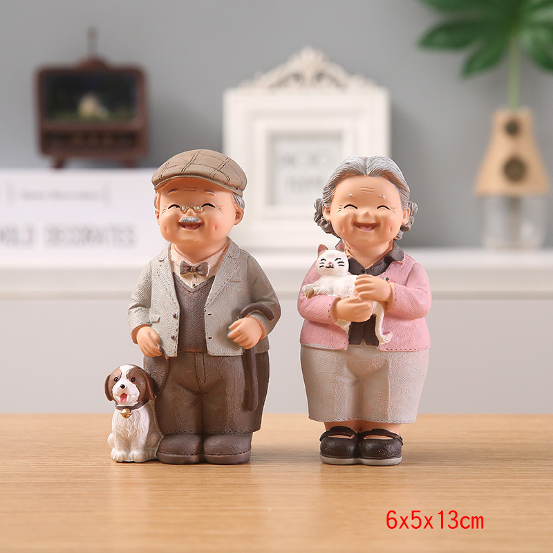 Love is accompanied by a leisurely old man, old lady, night light, creative decorations ornaments