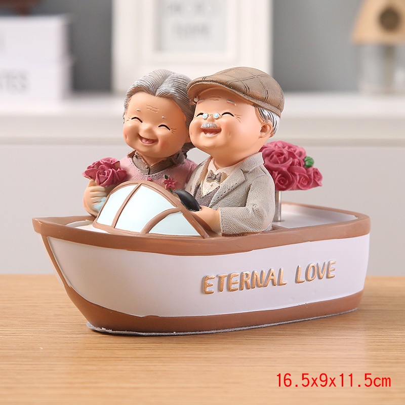 Love is accompanied by a leisurely old man, old lady, night light, creative decorations ornaments