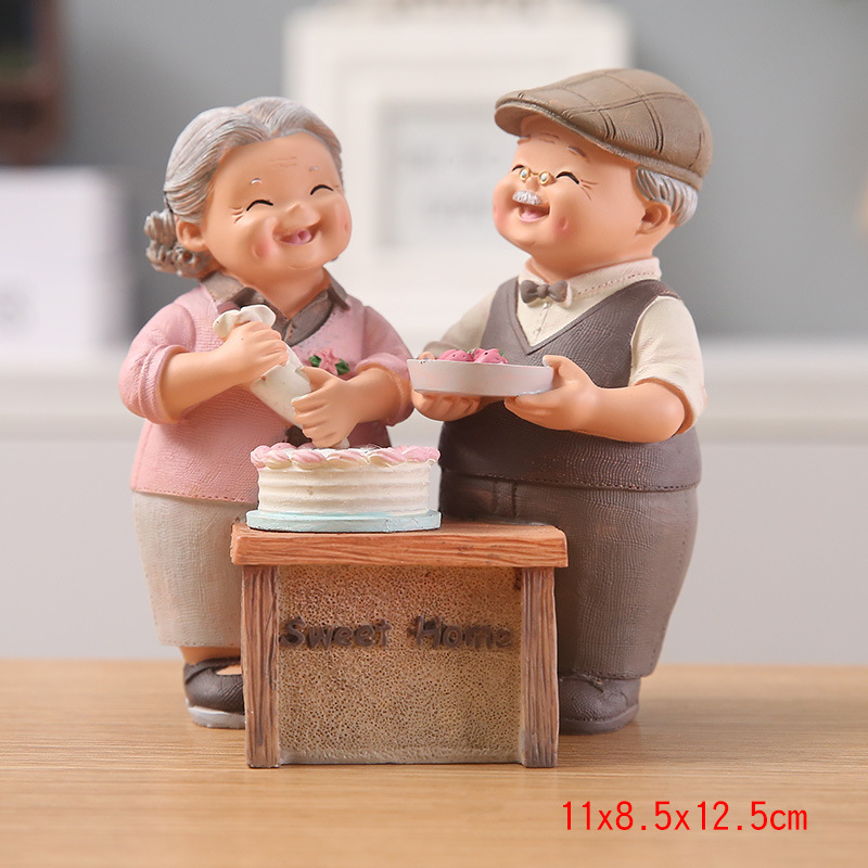 Love is accompanied by a leisurely old man, old lady, night light, creative decorations ornaments